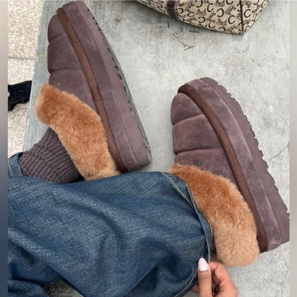 NIB UGG Tazzlita Slippers in Hardwood** - Picture 6 of 8